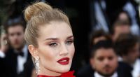 Rosie Huntington-Whiteley fackelt das Netz im knappen Bodysuit ab.