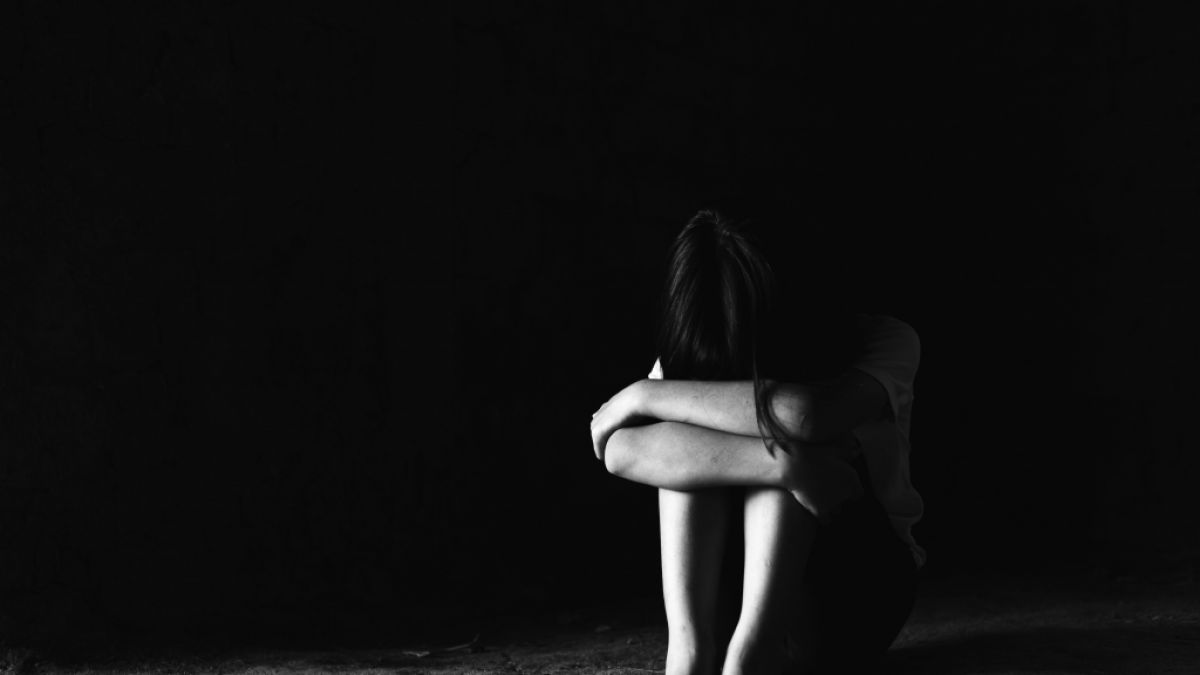 In Breuna (Hessen) wurde ein 16-jähriges Mädchen Opfer eines Sexualdelikts. Von dem Täter fehlt bislang jede Spur. (Symbolbild) In Breuna (Hessen) wurde ein 16-jähriges Mädchen Opfer eines Sexualdelikts. Von dem Täter fehlt bislang jede Spur. (Symbolbild) (Foto)
