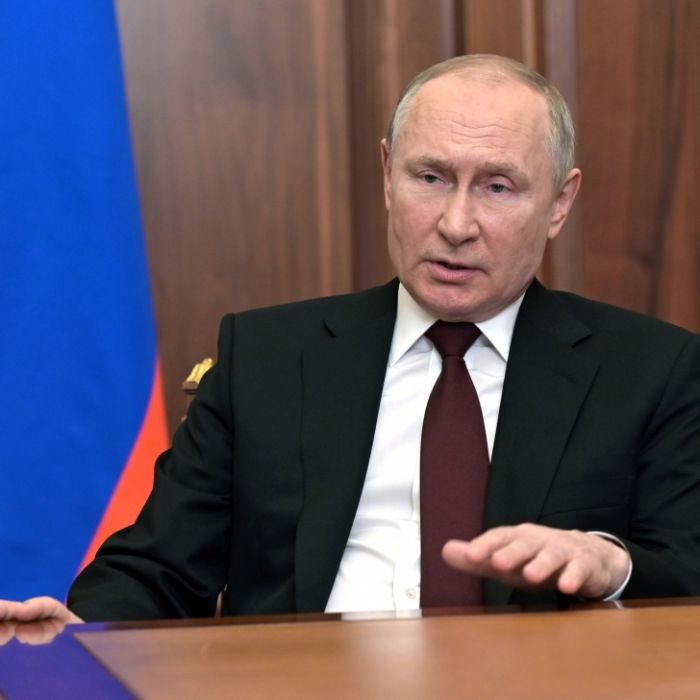 Fotos zeigen Riesen-Loch in der Außenhülle: Putin-U-Boot nicht einsatzfähig