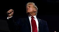 Nach dem Attentat auf sein Leben stilisiert sich Donald Trump als von Gott beschützt.