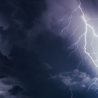 Gewitter krachen über Deutschland - Folgt ein schwüles Hitze-Intermezzo?