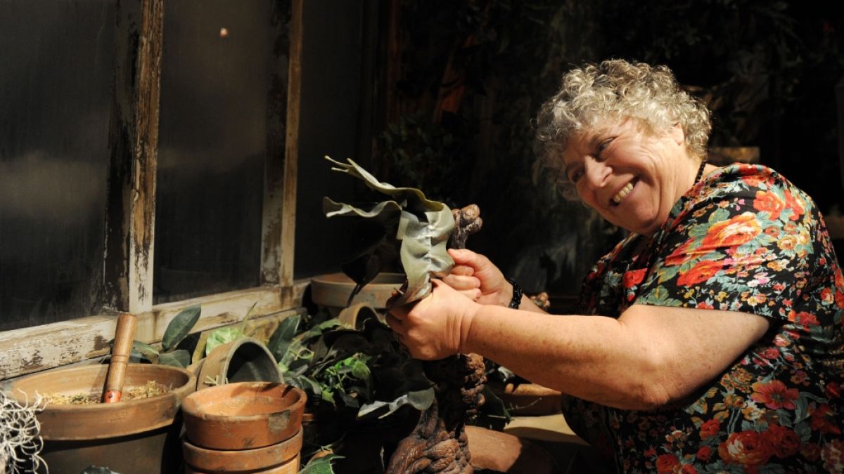 Miriam Margolyes spielte die Kräuterkunde-Lehrerin Professor Sprout in den "Harry Potter"-Filmen. Wie lang hat sie noch zu leben? Miriam Margolyes spielte die Kräuterkunde-Lehrerin Professor Sprout in den "Harry Potter"-Filmen. Wie lang hat sie noch zu leben? (Foto)