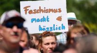 Auch in den Sommermonaten finden in ganz Deutschland Demonstrationen und Events im Kampf gegen Rechtsextremismus, Menschenfeindlichkeit und Hetze statt.