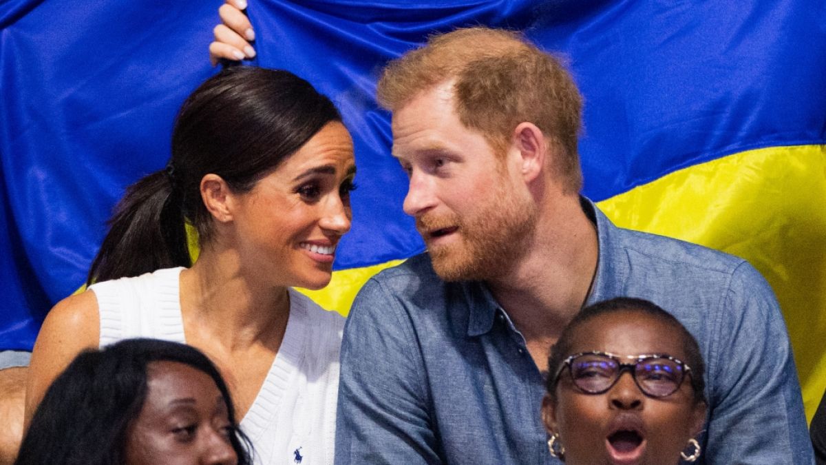 Ob sich Prinz Harry und Meghan Markle bei ihrem Abschied vom britischen Königshaus bewusst waren, was sie hinter sich ließen? Eine Adelsexpertin hat Zweifel. Ob sich Prinz Harry und Meghan Markle bei ihrem Abschied vom britischen Königshaus bewusst waren, was sie hinter sich ließen? Eine Adelsexpertin hat Zweifel. (Foto)