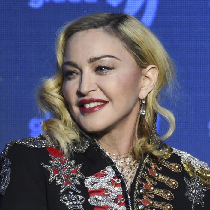 Sie zieht mit 65 Jahren blank - Queen of Pop posiert hüllenlos vor Kamera