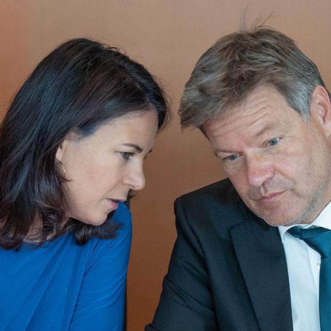 Grüne weiter im Sinkflug - Ampel-Parteien erreichen historisches Tief