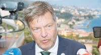 Viele Wähler glauben, dass Robert Habeck nicht genügend Kompetenz bei Wirtschaftsthemen hat.