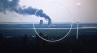 Aufnahmen einer Überwachungskamera zeigt Rauch über dem von Russland besetzten Atomkraftwerk Saporischschja im Süden der Ukraine.