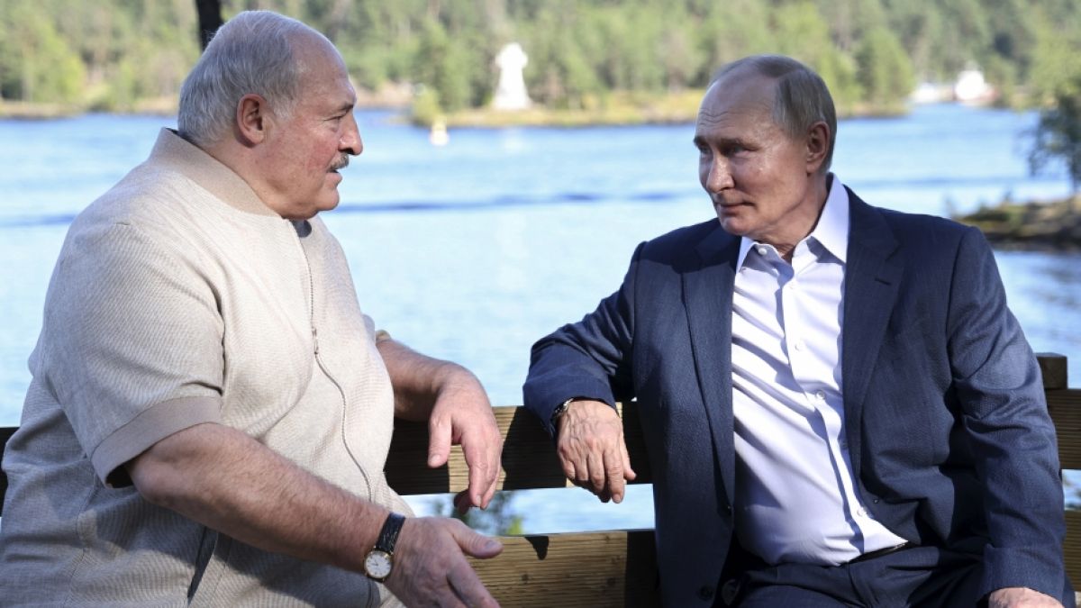 Könnte Wladimir Putin (rechts) seinen Verbündeten Alexander Lukaschenko verlieren? (Foto)
