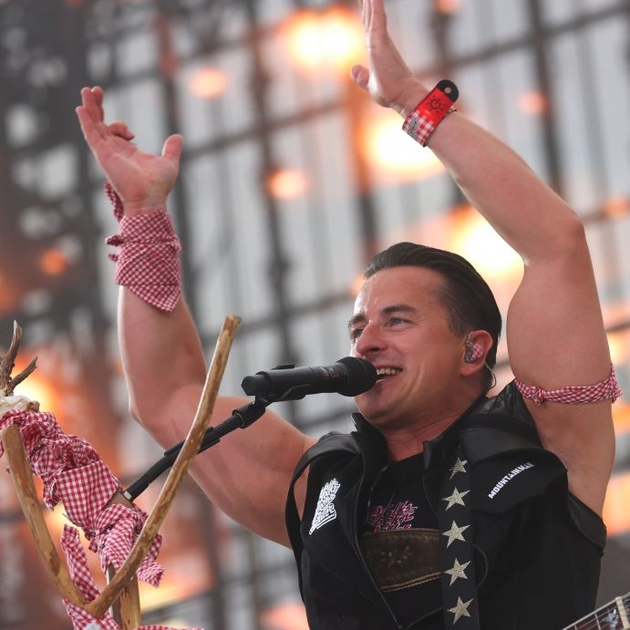 Angst um Volks-Rock'n'Roller - Schlagerstar meldet sich aus Klinik