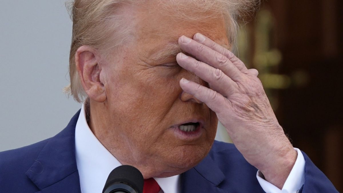 Donald Trump wurde in einem peinlichen Moment erwischt. (Foto)
