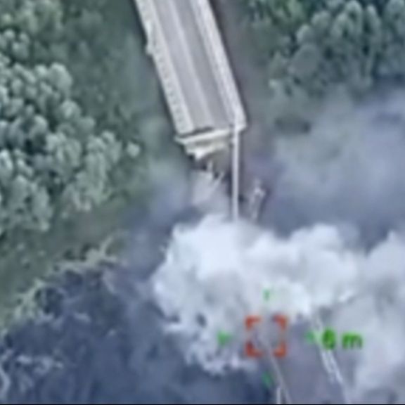 Video zeigt Schlag gegen Putin: Versorgungsbrücke fliegt in die Luft