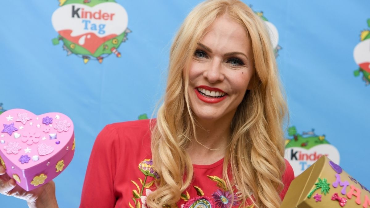 Sonya Kraus kommt auf einer "dicken Überraschung" angeritten. (Foto)