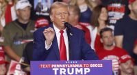Donald Trumps Fans erschienen mit Sperma-Bechern bei seinen Wahlkampfveranstaltungen.