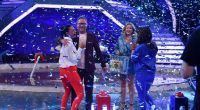 Amira Aly (l., ehemals Amira Pocher) jubelt nach ihrem Sieg über Vanessa Mai (r.) bei 