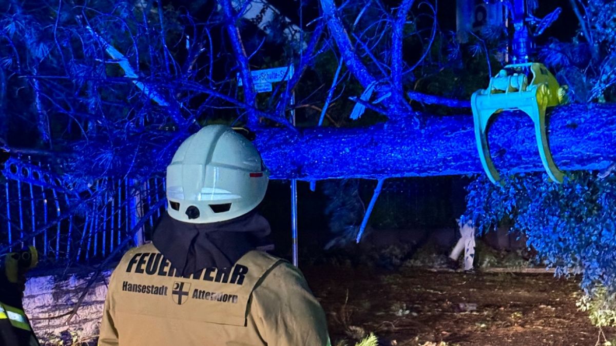 Die Feuerwehr Attendorn musste nach einem Unwetter zu mehr als 60 Einsätzen ausrücken. (Foto)