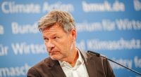 Wirtschaftsminister Robert Habeck steht wegen neuen Ökostrom-Plänen der Bundesnetzagentur in der Kritik.