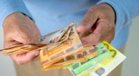 Älteren Arbeitnehmern, die länger arbeiten gehen, winkt ein satter Bonus.