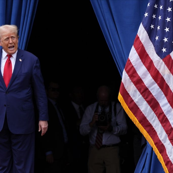 Trump muss nach Sanitäter rufen - Zusammenbruch stoppt Rede