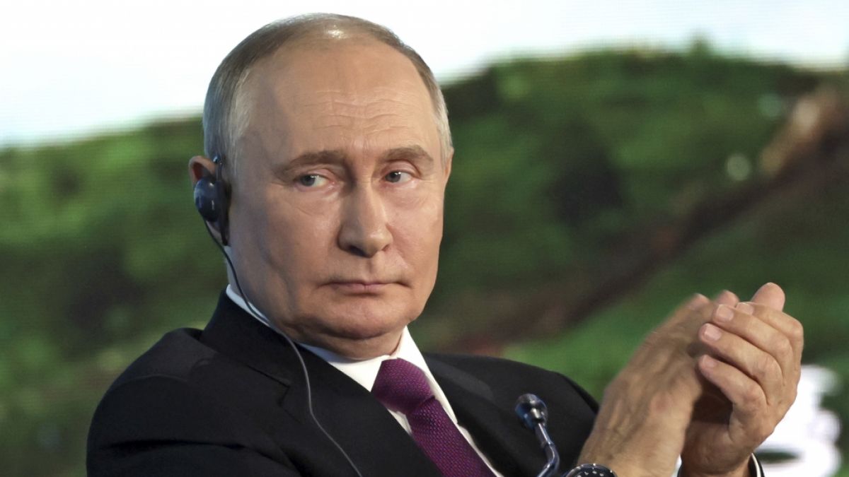 Wladimir Putin droht ein dramatisches Ende. Wladimir Putin droht ein dramatisches Ende. (Foto)