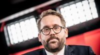 Paul Ronzheimer ist Journalist, Kriegsreporter und stellvertretender Chefredakteur der 