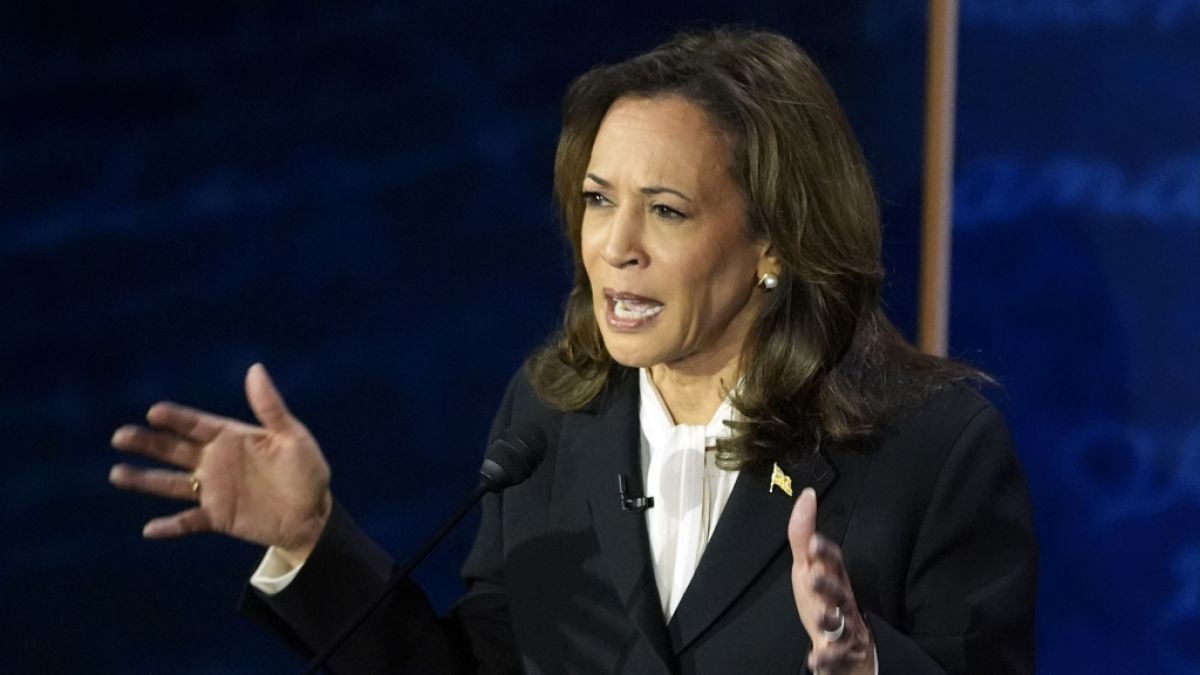 Waren die Ohrringe von Kamala Harris bei der TV-Debatte gegen Donald Trump womöglich In-Ear-Kopfhörer? (Foto)