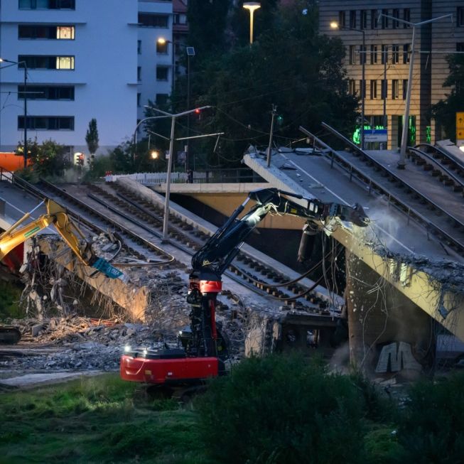 Weitere Teile der Carolabrücke eingestürzt - dieses Mal jedoch mit Absicht!