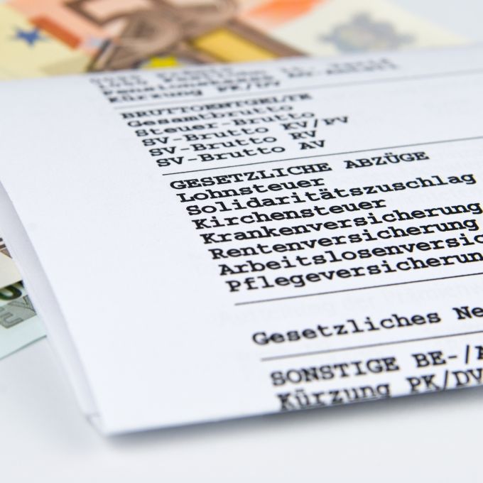 Beitragsexplosion droht - Arbeitnehmer müssen Hunderte Euro mehr zahlen