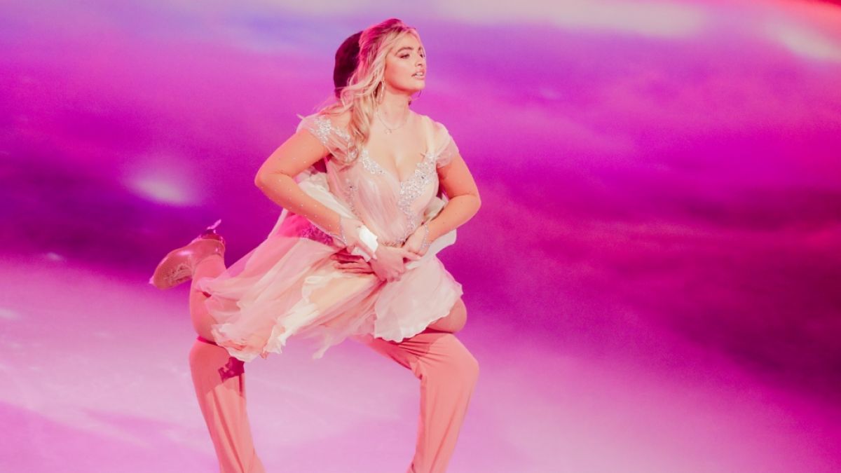 Sarina Nowak (hier 2019 bei der Sat.1-Show "Dancing on Ice") verabschiedet sich auf Instagram mit neuen Bikini-Fotos vom Sommer. Sarina Nowak (hier 2019 bei der Sat.1-Show "Dancing on Ice") verabschiedet sich auf Instagram mit neuen Bikini-Fotos vom Sommer. (Foto)