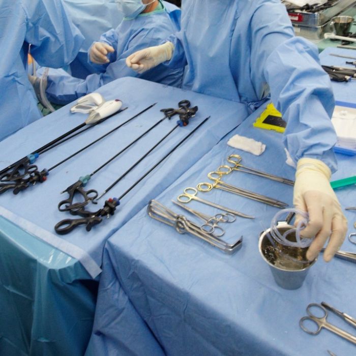 Mutter (51) stirbt nach Operation mit nicht zugelassenen Geräten