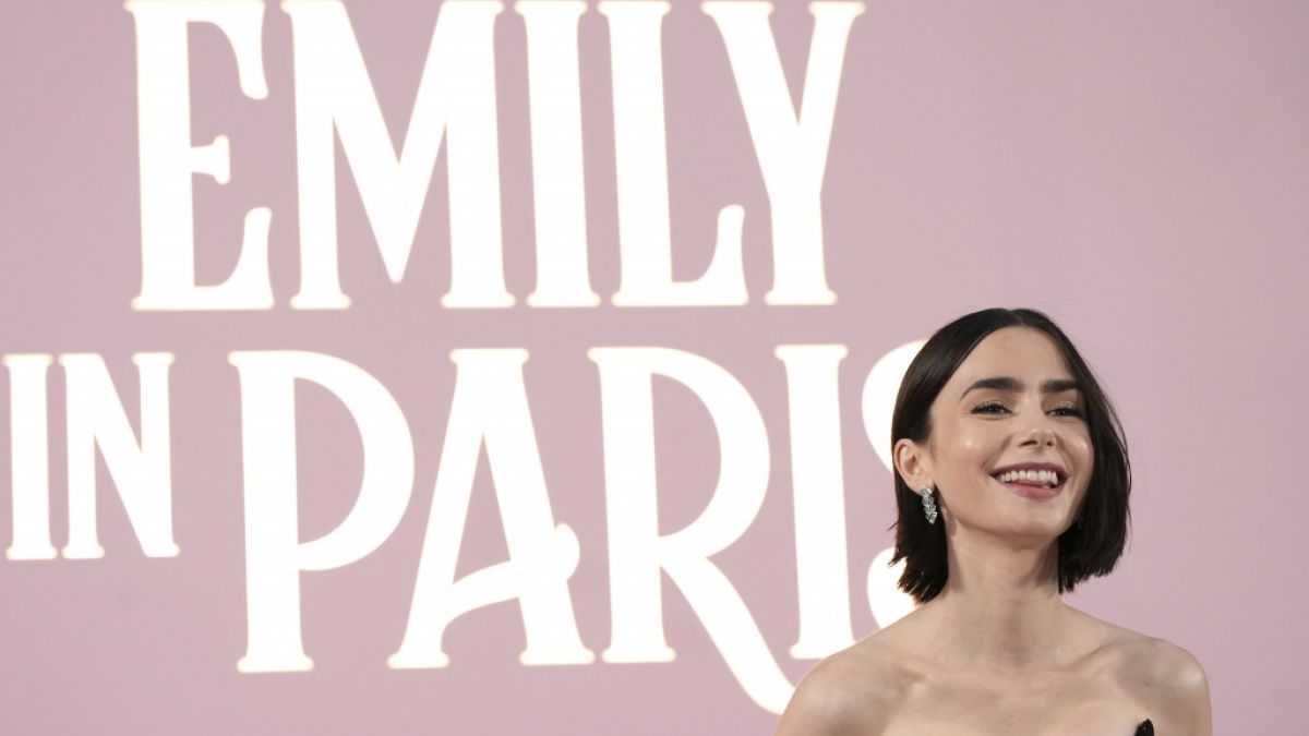 "Emily in Paris"-Star Lily Collin freut sich auf Staffel 5 der beliebten Netflix-Serie. (Foto)