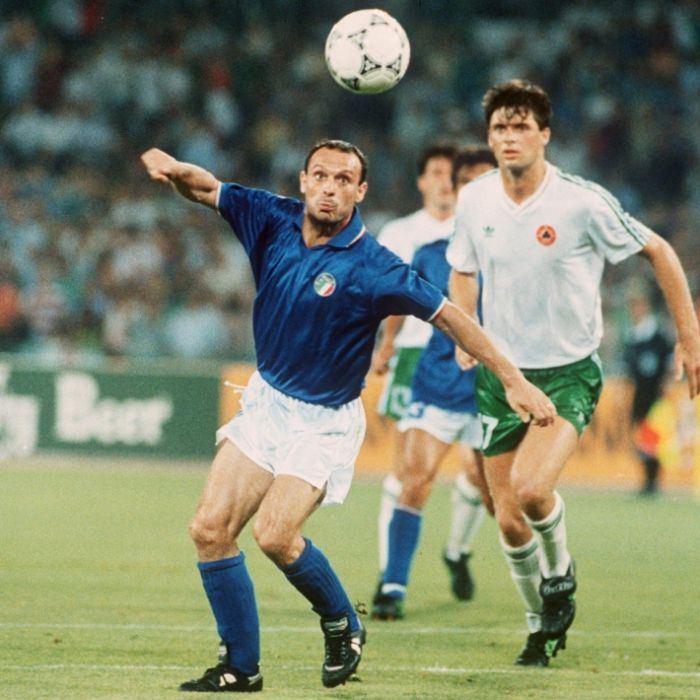 Fußball-Welt unter Schock - WM-Held (59) an Krebs gestorben