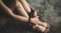 Einem 46-jährigen Schweizer und seiner Ehefrau wird der Prozess gemacht: Das Paar soll Au-Pair-Mädchen in einem Keller-Käfig über Monate hinweg gefesselt und ausgebeutet haben (Symbolfoto).