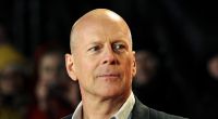 Schauspieler Bruce Willis erkrankte an Alzheimer und musste seine Schauspielkarriere aufgeben. 