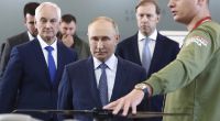Wird Wladimir Putin (Mitte) von seinem Verbündeten Indien hintergangen?