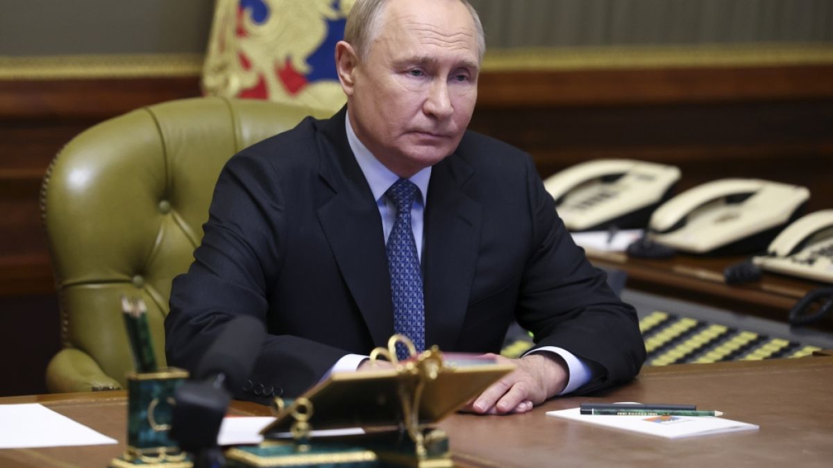 Wann zündelt Wladimir Putin wieder bei Atomwaffentests? Aus dem Kreml sollen nun deutliche Worte den Westen beschwichtigen: Solange die USA den Finger vom Atomknopf lasse, sehe aus Russland keinen Anlass für weitere Tests. Wann zündelt Wladimir Putin wieder bei Atomwaffentests? Aus dem Kreml sollen nun deutliche Worte den Westen beschwichtigen: Solange die USA den Finger vom Atomknopf lasse, sehe aus Russland keinen Anlass für weitere Tests. (Foto)