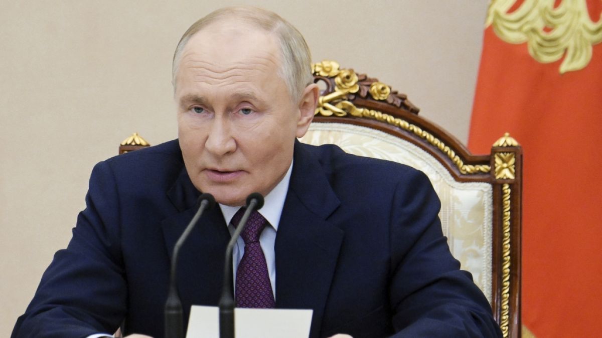 Der russische Präsident Wladimir Putin spricht bei der Sitzung des Sicherheitsrates zur nuklearen Abschreckung im Kreml. (Foto)