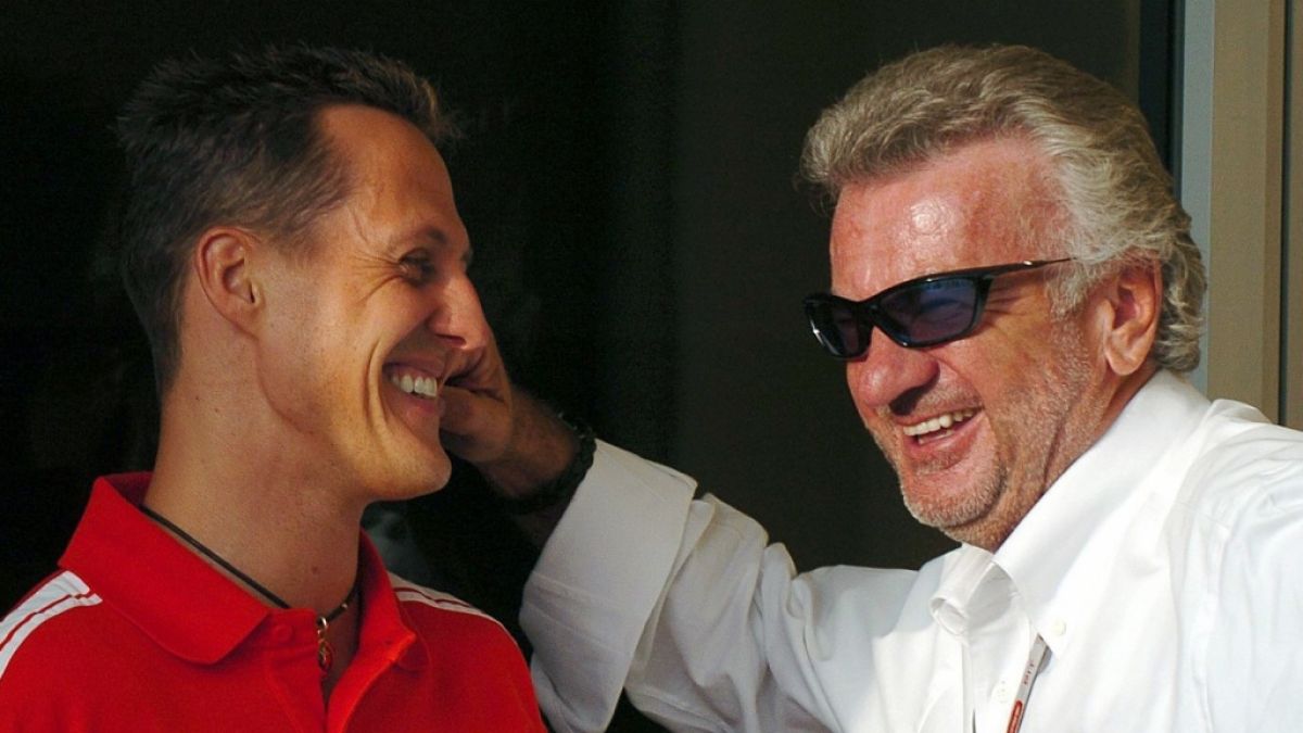 Eine alte Aufnahme zeigt Michael Schumacher und Willi Weber. Eine alte Aufnahme zeigt Michael Schumacher und Willi Weber. (Foto)