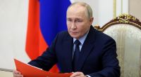 Die Ukraine feiert Erfolge auf der Krim, während Putins Truppen im Osten an der Kriegsfront kämpfen.