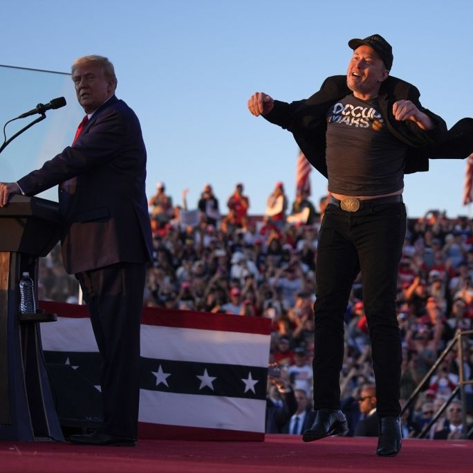 Ex-US-Präsident kehrt an Anschlagsort zurück - mit Elon Musk als Cheerleader