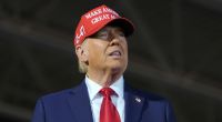 Donald Trump wirkte zuletzt zunehmend verwirrt bei seinen Auftritten. Experten spekulieren bereits über einen 