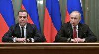 Dmitri Medwedew (l.) unterstützt Wladimir Putins Krieg gegen die Ukraine und verspottet den Westen.