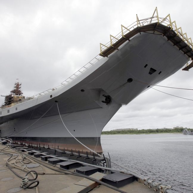 Nato-Schiff in Aktion: Sollte Putins-Kriegsschiff gestoppt werden?
