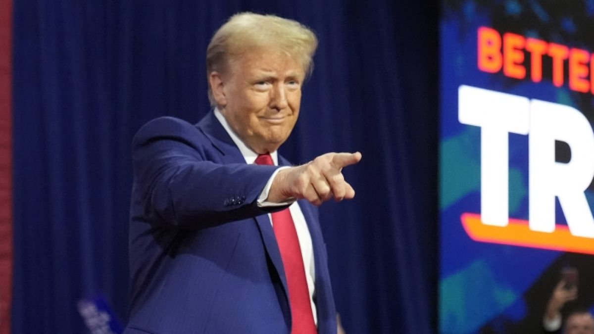 Donald Trump wollte bei seinem jüngsten Auftritt lieber tanzen, anstatt zu reden. Donald Trump wollte bei seinem jüngsten Auftritt lieber tanzen, anstatt zu reden. (Foto)