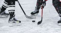 Der frühere Eishockey-Profi Janne Puhakka ist im Alter von nur 29 Jahren gestorben - offenbar fiel der offen homosexuell lebende Finne einem Tötungsdelikt zum Opfer (Symbolfoto).