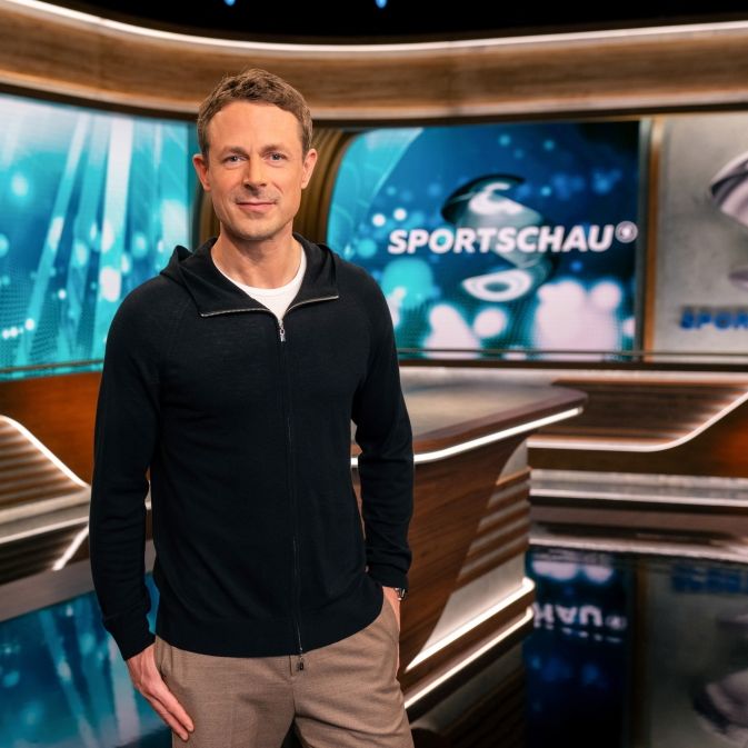 Was treibt den Sportmoderator nach Sendeschluss um?