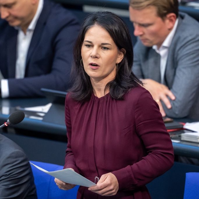 Tumulte im Bundestag - FDP-Mann droht Grünen-Ministerin mit Strafjuristen