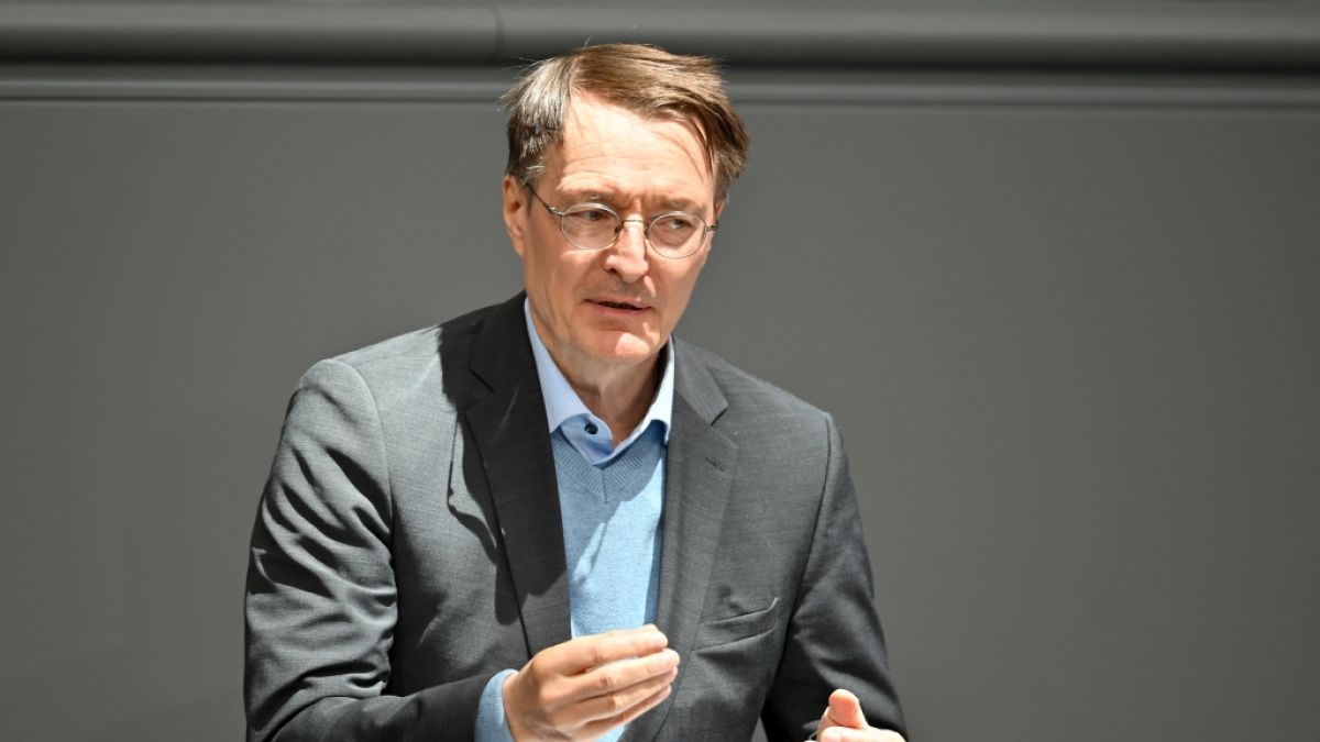 Gesundheitsminister Karl Lauterbach (SPD) kündigt hunderte Klinik-Schließungen im Zuge der Gesundheitsreform an. (Foto)