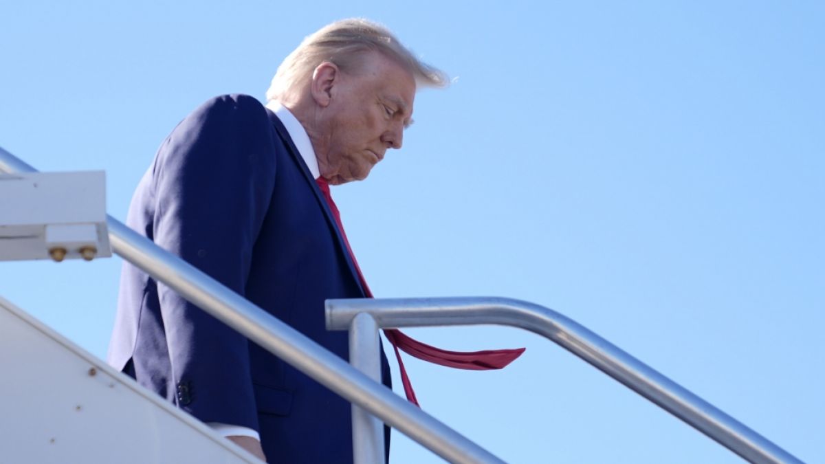 Die ersten Wahllokale in den USA sind bereits geöffnet, doch für Donald Trump gibt's bei der Präsidentschaftswahl noch keine guten Nachrichten. (Foto)