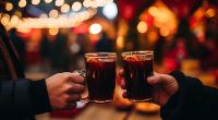 Für die meisten Leute ist Glühwein ein fester Bestandteil eines Besuchs auf dem Weihnachtsmarkt.